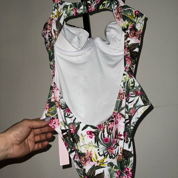 New - Picture 6 of 6